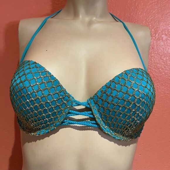 Beach bunny take me there bikini top!’ - Picture 1 of 6